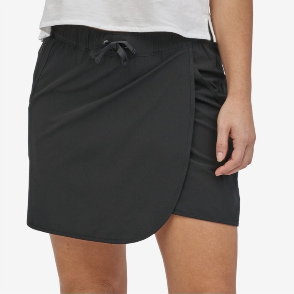 //PATAGONIA// Fleetwith Black Athletic Wrap Skort